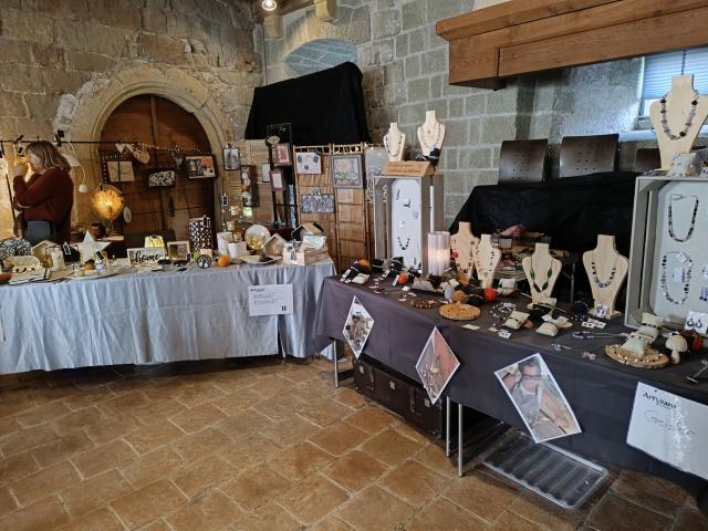 marche-artysans-au-chateau-d-yverdon_DEFAULT-1.jpg