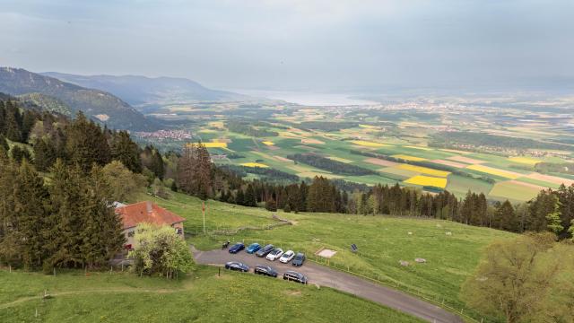 chalet-de-la-mathoulaz-et-vue-sur-le-nord-vaudois_DEFAULT.jpg