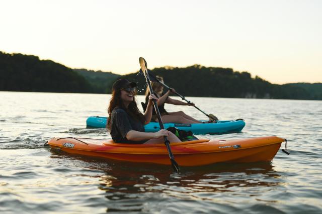 la-grande-caricaie-balade-en-canoe-au-fil-de-l-eau_DEFAULT.jpg