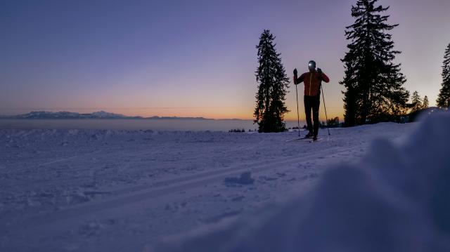 piste-eclairee-de-ski-de-fond-les-rasses-les-cluds_DEFAULT.jpg