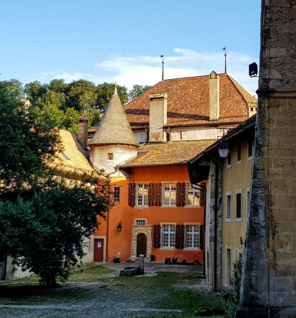 maison-du-prieur_DEFAULT.jpg