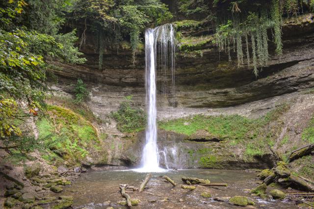 cascade-du-dard_DEFAULT.jpg