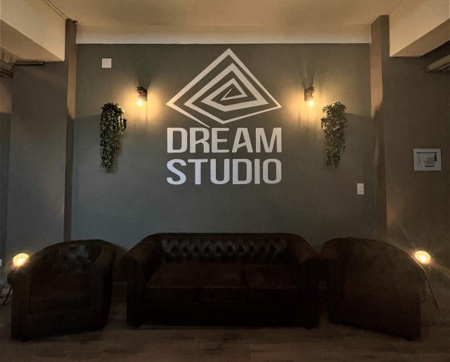 dream-studio-1_DEFAULT.jpg